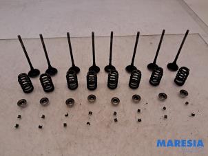 Gebruikte Inlaatklep Peugeot 308 (L3/L8/LB/LH/LP) 1.6 16V THP Prijs € 30,00 Margeregeling aangeboden door Maresia Parts