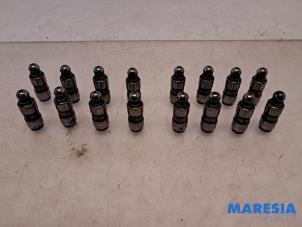 Gebruikte Klepstoter Renault Master III (FV) 2.3 dCi 100 16V FWD Prijs € 42,35 Inclusief btw aangeboden door Maresia Parts