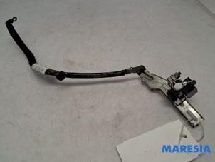 Gebruikte Accu sensor Renault Trafic (1FL/2FL/3FL/4FL) 1.6 dCi 125 Twin Turbo Prijs € 78,65 Inclusief btw aangeboden door Maresia Parts