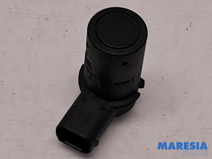 Gebruikte Sensor PDC Renault Clio III Estate/Grandtour (KR) 1.2 16V TCE 100 Prijs € 25,00 Margeregeling aangeboden door Maresia Parts
