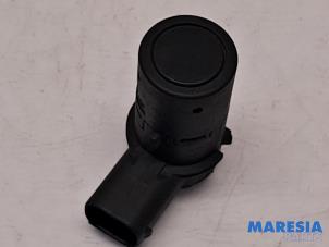 Gebruikte PDC Sensor Renault Clio III Estate/Grandtour (KR) 1.2 16V TCE 100 Prijs € 25,00 Margeregeling aangeboden door Maresia Parts