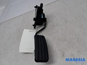 Gebruikte Gaspedaal Renault Clio III Estate/Grandtour (KR) 1.2 16V TCE 100 Prijs € 25,00 Margeregeling aangeboden door Maresia Parts