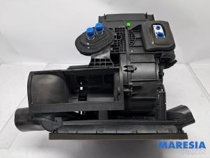 Gebruikte Chaufagebak Renault Clio III Estate/Grandtour (KR) 1.2 16V TCE 100 Prijs € 114,99 Margeregeling aangeboden door Maresia Parts