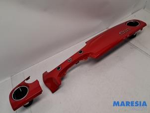 Gebruikte Dashboard sierlijst Fiat 500/595/695 1.4 T-Jet 16V Prijs € 90,00 Margeregeling aangeboden door Maresia Parts