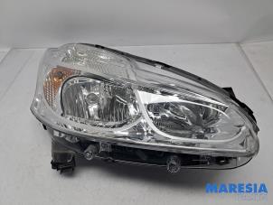 Gebruikte Rechter Koplamp Peugeot 208 I (CA/CC/CK/CL) 1.0 Vti 12V PureTech Prijs € 126,00 Margeregeling aangeboden door Maresia Parts