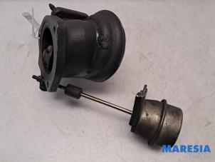 Gebruikte Turbo Peugeot 5008 I (0A/0E) 1.6 THP 16V Prijs € 150,00 Margeregeling aangeboden door Maresia Parts