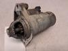 Startmotor van een Peugeot 208 I (CA/CC/CK/CL) 1.0 Vti 12V PureTech 2013