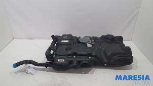 Gebruikte Brandstoftank Opel Vivaro 1.6 CDTi BiTurbo 145 Prijs € 181,49 Inclusief btw aangeboden door Maresia Parts