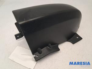 Gebruikte C-stijl afdekkap links Opel Vivaro 1.6 CDTi BiTurbo 145 Prijs € 48,40 Inclusief btw aangeboden door Maresia Parts