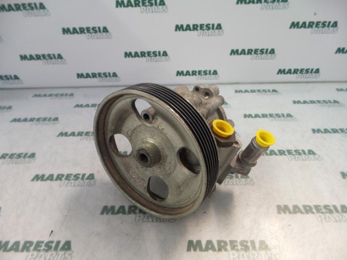 Gebruikte Servopomp Fiat Scudo (220Z) 2.0 JTD 16V Prijs € 90,75 Inclusief btw aangeboden door Maresia Parts