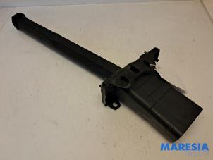 Gebruikte Voorfront Citroen C4 Grand Picasso (3A) 1.2 12V PureTech 130 Prijs € 75,00 Margeregeling aangeboden door Maresia Parts