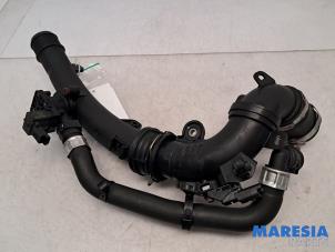 Gebruikte Intercooler Buis Citroen C4 Grand Picasso (3A) 1.2 12V PureTech 130 Prijs € 39,50 Margeregeling aangeboden door Maresia Parts