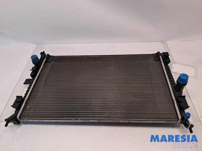 Gebruikte Radiateur Citroen C4 Grand Picasso (3A) 1.2 12V PureTech 130 Prijs € 50,00 Margeregeling aangeboden door Maresia Parts