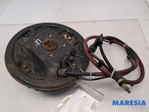 Gebruikte Remtrommel achter Renault Captur (2R) 0.9 Energy TCE 12V Prijs € 100,00 Margeregeling aangeboden door Maresia Parts