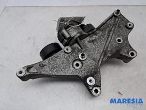 Gebruikte Dynamosteun onder Fiat 500 (312) 0.9 TwinAir 85 Prijs € 40,00 Margeregeling aangeboden door Maresia Parts