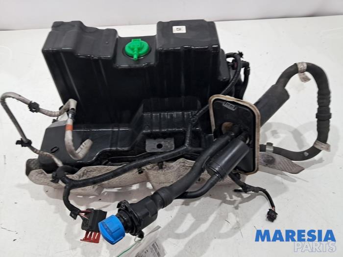 Gebruikte Ureumreservoir Renault Master III (MA/MB/MC/MD/MH/MF/MG/MH) 2.3 dCi 135 16V FWD Prijs € 937,75 Inclusief btw aangeboden door Maresia Parts