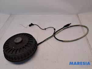 Gebruikte Remtrommel achter Renault Captur (2R) 1.2 TCE 16V EDC Prijs € 100,00 Margeregeling aangeboden door Maresia Parts