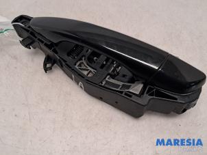 Gebruikte Deurgreep 4Deurs links-achter Citroen C4 Grand Picasso (3A) 1.2 12V PureTech 130 Prijs € 40,00 Margeregeling aangeboden door Maresia Parts