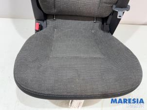 Gebruikte Achter Stoel Renault Espace (JK) 2.0 Turbo 16V Grand Espace Prijs € 175,00 Margeregeling aangeboden door Maresia Parts