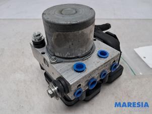 Gebruikte ABS Pomp Renault Master III (MA/MB/MC/MD/MH/MF/MG/MH) 2.3 dCi 135 16V FWD Prijs € 301,29 Inclusief btw aangeboden door Maresia Parts