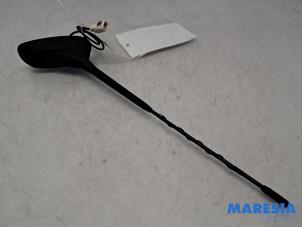 Gebruikte Antenne Peugeot 308 SW (L4/L9/LC/LJ/LR) 1.2 12V e-THP PureTech 110 Prijs € 14,99 Margeregeling aangeboden door Maresia Parts