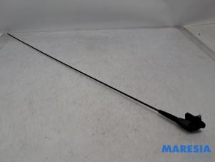 Gebruikte Antenne Dacia Sandero II 0.9 TCE 12V Prijs € 20,00 Margeregeling aangeboden door Maresia Parts