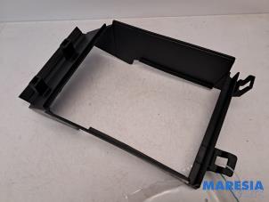 Gebruikte Luchtgeleider Dacia Sandero II 0.9 TCE 12V Prijs € 15,00 Margeregeling aangeboden door Maresia Parts