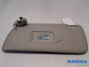 Gebruikte Zonneklep Renault Espace (JK) 2.0 Turbo 16V Grand Espace Prijs € 25,00 Margeregeling aangeboden door Maresia Parts