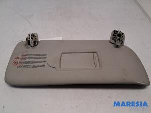 Gebruikte Zonneklep Renault Espace (JK) 2.0 Turbo 16V Grand Espace Prijs € 25,00 Margeregeling aangeboden door Maresia Parts