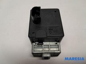 Gebruikte Elektronisch kontaktslot Renault Megane III Grandtour (KZ) 1.4 16V TCe 130 Prijs € 211,75 Inclusief btw aangeboden door Maresia Parts