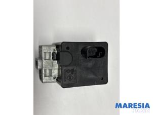 Gebruikte Elektronisch kontaktslot Renault Megane III Grandtour (KZ) 1.5 dCi 90 Prijs € 211,75 Inclusief btw aangeboden door Maresia Parts