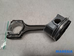 Gebruikte Drijfstang Fiat 500 (312) 1.4 16V Prijs € 39,99 Margeregeling aangeboden door Maresia Parts