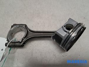 Gebruikte Drijfstang Fiat 500 (312) 1.4 16V Prijs € 39,99 Margeregeling aangeboden door Maresia Parts