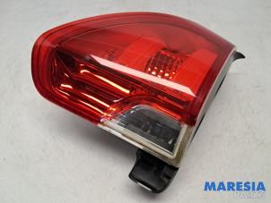 Gebruikte Achterlicht rechts Peugeot 2008 (CU) 1.2 Vti 12V PureTech 82 Prijs € 34,99 Margeregeling aangeboden door Maresia Parts