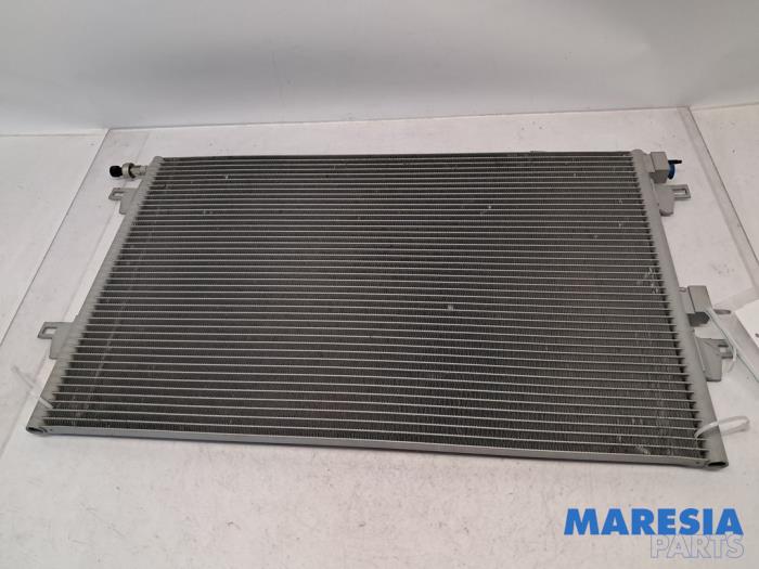 Airco Condensor van een Renault Espace (JK) 2.0 Turbo 16V Grand Espace 2008
