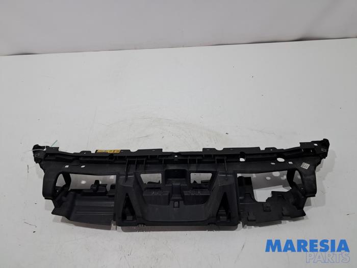 Gebruikte Frontdeel steun Peugeot 5008 I (0A/0E) 1.6 HDiF 16V Prijs € 39,99 Margeregeling aangeboden door Maresia Parts