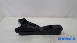 Gebruikte Middenconsoles Alfa Romeo Giulietta (940) 1.4 TB 16V MultiAir Prijs € 74,99 Margeregeling aangeboden door Maresia Parts