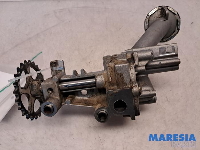 Gebruikte Oliepomp Renault Laguna II Grandtour (KG) 1.8 16V Prijs € 60,00 Margeregeling aangeboden door Maresia Parts