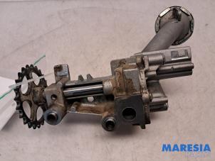 Gebruikte Oliepomp Renault Laguna II Grandtour (KG) 1.8 16V Prijs € 60,00 Margeregeling aangeboden door Maresia Parts