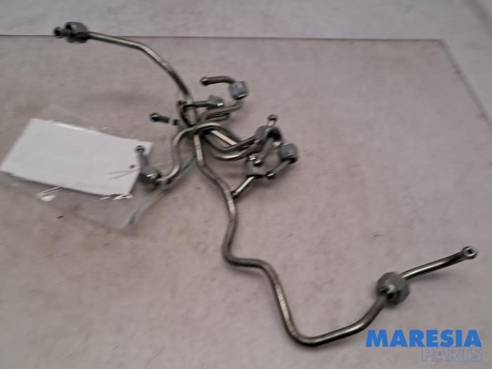 Gebruikte Dieselleiding Set Renault Master III (EV/HV/UV/VA/VB/VD/VF/VG/VJ) 2.3 dCi 145 16V FWD Prijs € 55,06 Inclusief btw aangeboden door Maresia Parts