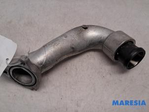 Gebruikte Intercooler Buis Renault Master III (EV/HV/UV/VA/VB/VD/VF/VG/VJ) 2.3 dCi 145 16V FWD Prijs € 60,44 Inclusief btw aangeboden door Maresia Parts
