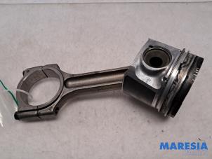 Gebruikte Drijfstang Renault Master III (EV/HV/UV/VA/VB/VD/VF/VG/VJ) 2.3 dCi 145 16V FWD Prijs € 90,75 Inclusief btw aangeboden door Maresia Parts