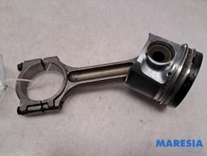 Gebruikte Drijfstang Renault Master III (EV/HV/UV/VA/VB/VD/VF/VG/VJ) 2.3 dCi 145 16V FWD Prijs € 90,75 Inclusief btw aangeboden door Maresia Parts