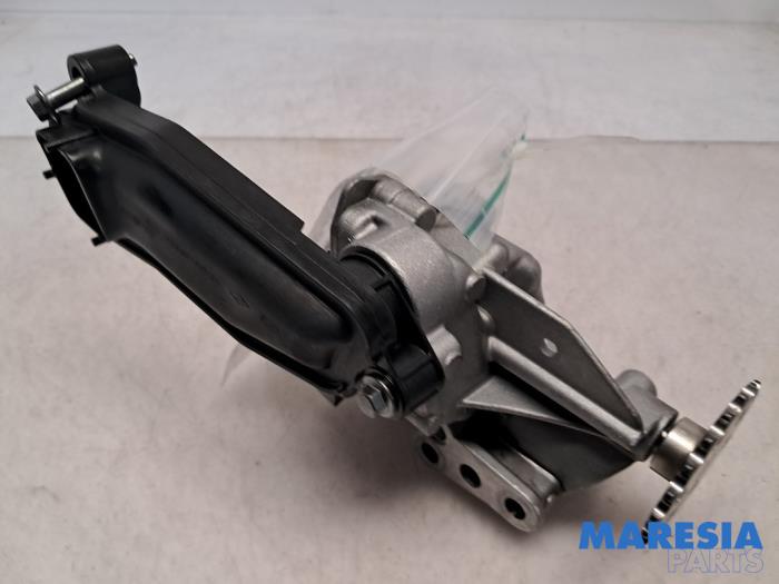 Gebruikte Oliepomp Renault Master III (EV/HV/UV/VA/VB/VD/VF/VG/VJ) 2.3 dCi 145 16V FWD Prijs € 145,20 Inclusief btw aangeboden door Maresia Parts
