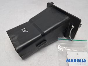 Gebruikte Bumperframe voor Peugeot 5008 I (0A/0E) 1.6 HDiF 16V Prijs € 15,00 Margeregeling aangeboden door Maresia Parts