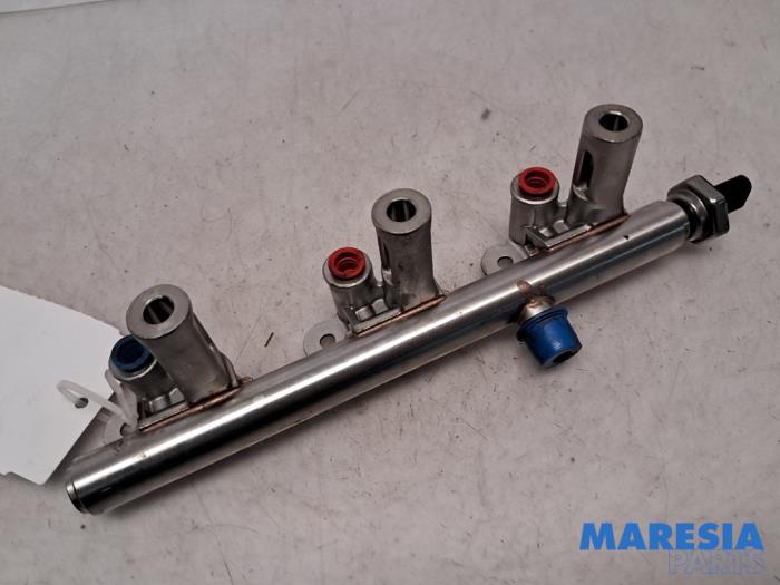 Gebruikte Common rail (Injectie) Peugeot 308 (L3/L8/LB/LH/LP) 1.2 12V e-THP PureTech 110 Prijs € 59,99 Margeregeling aangeboden door Maresia Parts