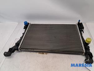 Gebruikte Radiateur Fiat Grande Punto (199) 1.4 Prijs € 25,00 Margeregeling aangeboden door Maresia Parts