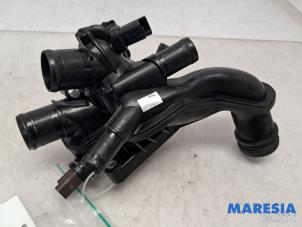 Gebruikte Thermostaathuis Peugeot 3008 I (0U/HU) 1.6 16V THP 155 Prijs € 45,00 Margeregeling aangeboden door Maresia Parts