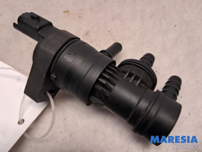 Gebruikte Uitlaat gasklep (EGR) Peugeot 3008 I (0U/HU) 1.6 16V THP 155 Prijs € 75,00 Margeregeling aangeboden door Maresia Parts