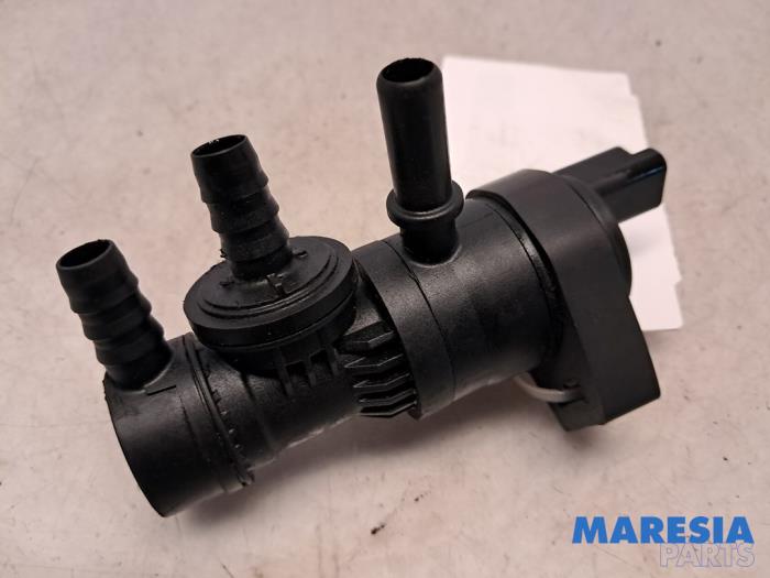 Gebruikte Uitlaat gasklep (EGR) Peugeot 3008 I (0U/HU) 1.6 16V THP 155 Prijs € 75,00 Margeregeling aangeboden door Maresia Parts
